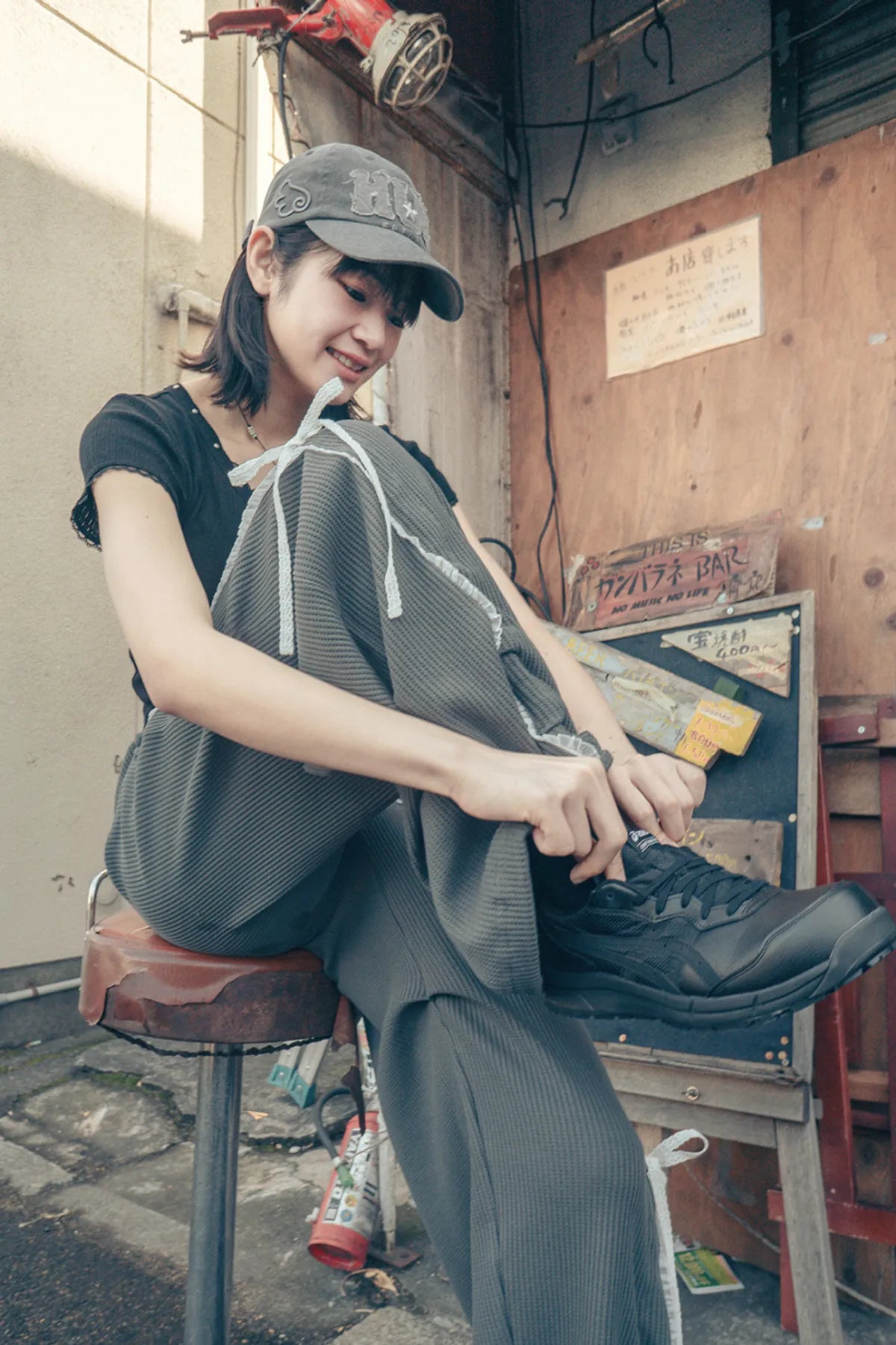 HUGYOURSKIN RACE JOGGER PANTS (CHARCOAL)