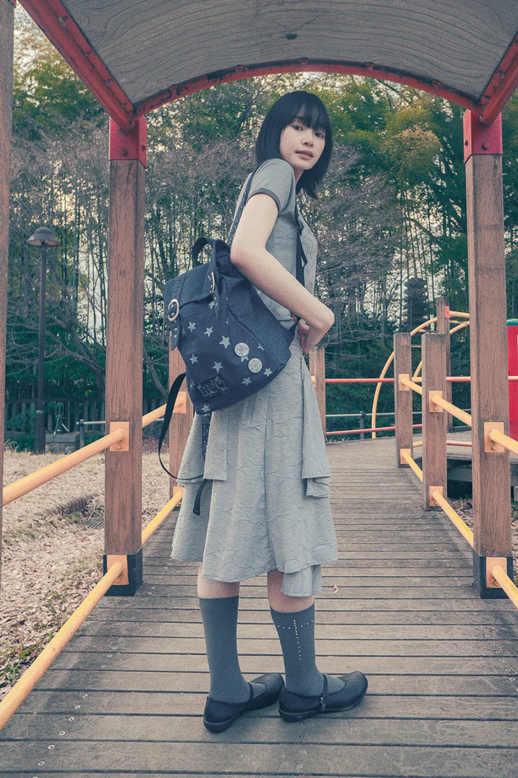 HUGYOURSKIN STARDUST DENIM BACKPACK (BLUE)