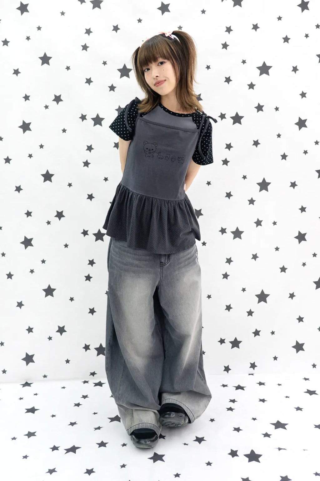 HUGYOURSKIN KORILAKKUMA WASHED JEANS (CHARCOAL)