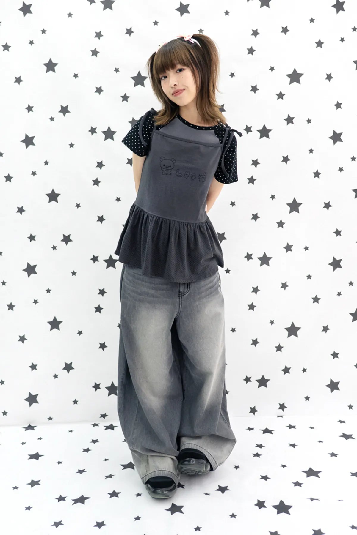 HUGYOURSKIN KORILAKKUMA WASHED JEANS (CHARCOAL)