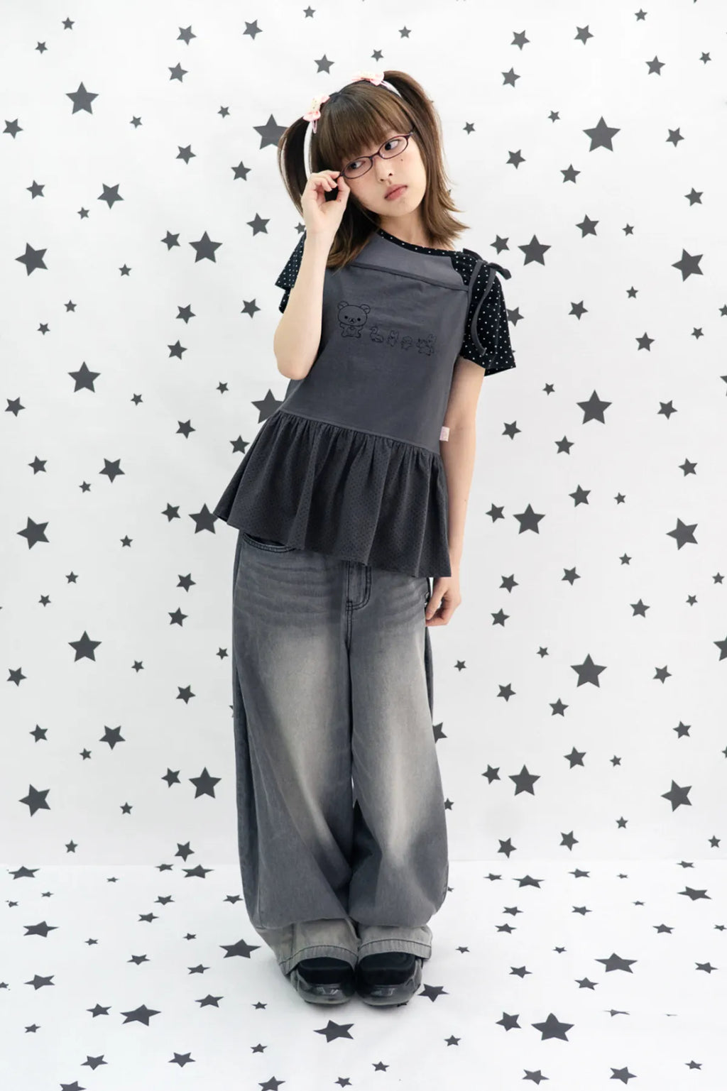HUGYOURSKIN KORILAKKUMA WASHED JEANS (CHARCOAL)