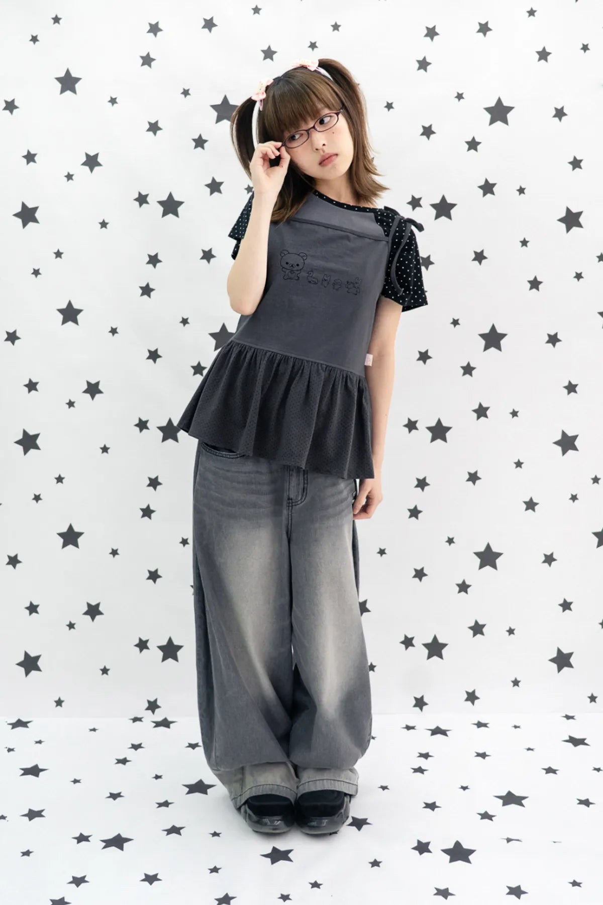 HUGYOURSKIN KORILAKKUMA WASHED JEANS (CHARCOAL)