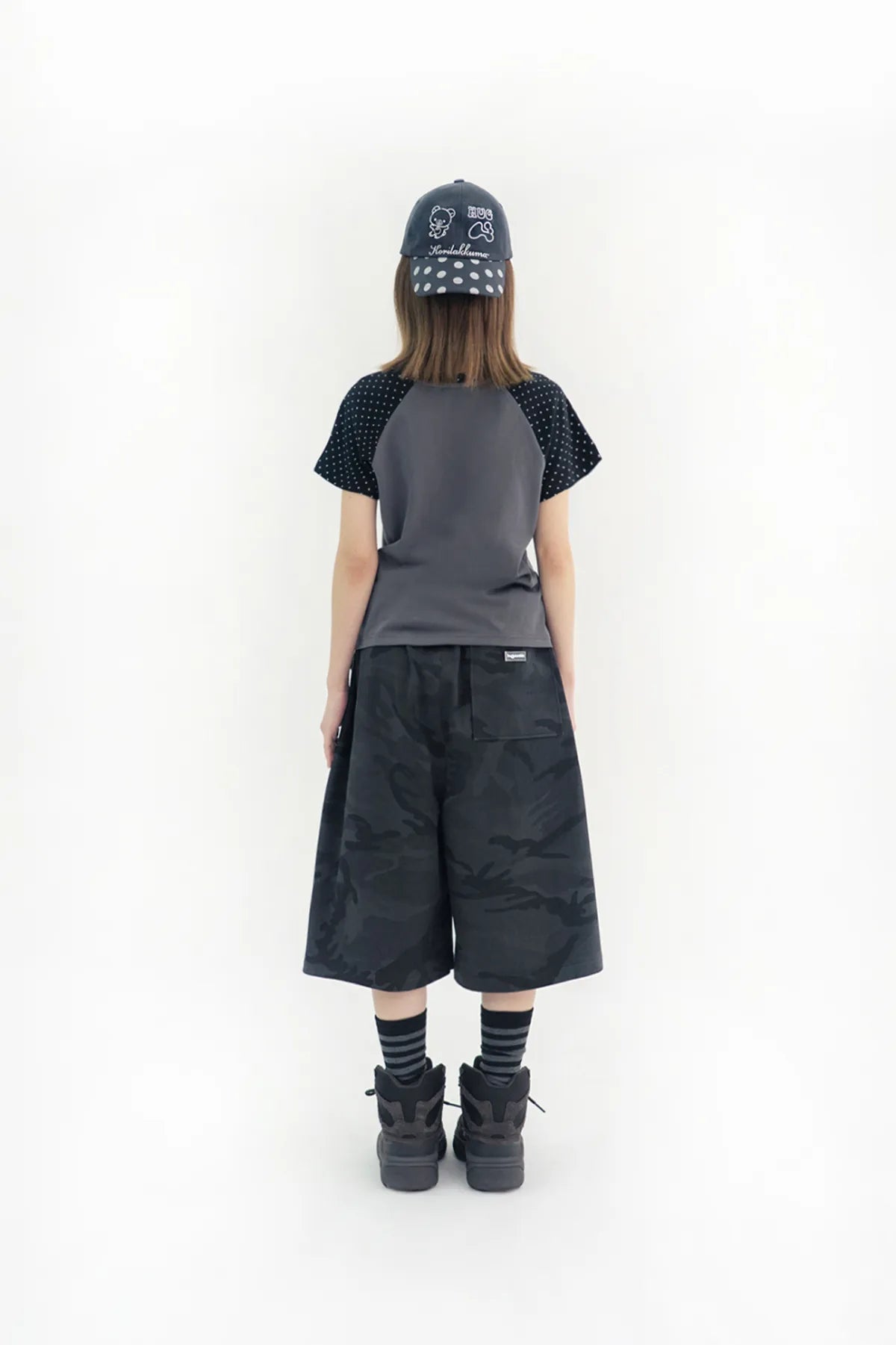 HUGYOURSKIN CAMO KORILAKKUMA BERMUDA PANTS (CHARCOAL)
