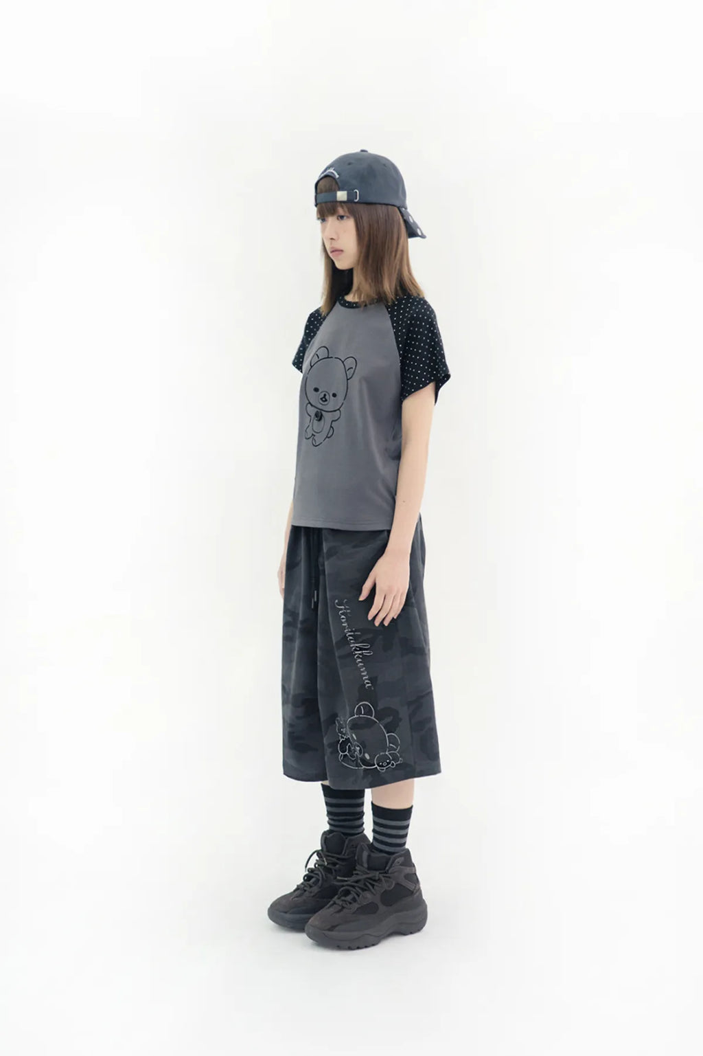 HUGYOURSKIN CAMO KORILAKKUMA BERMUDA PANTS (CHARCOAL)