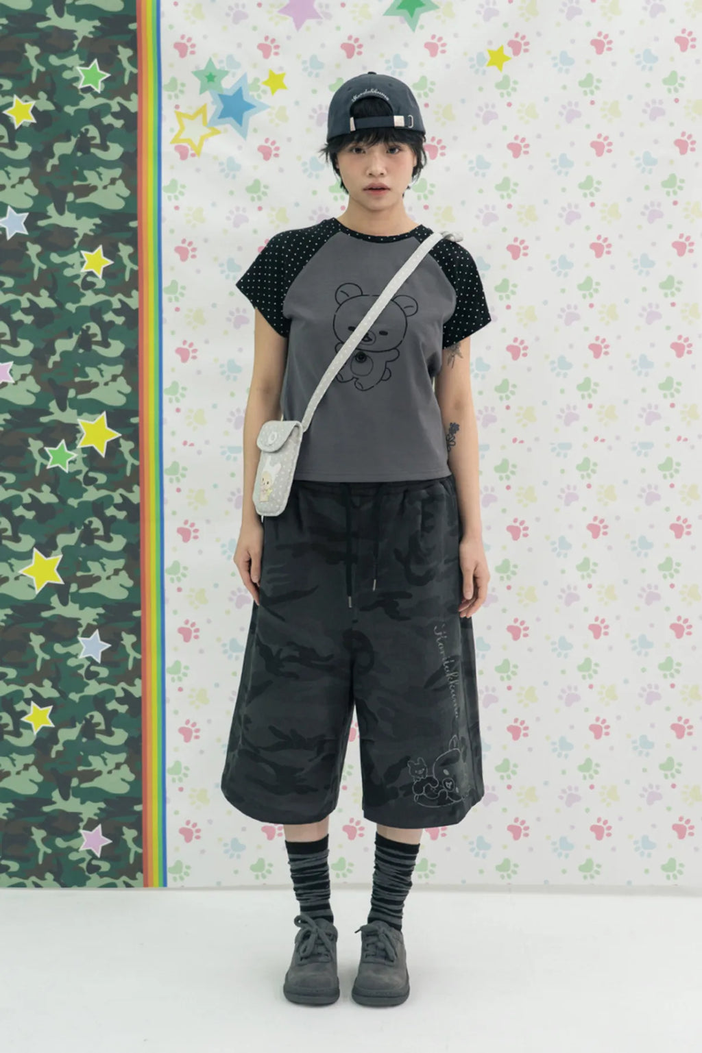 HUGYOURSKIN CAMO KORILAKKUMA BERMUDA PANTS (CHARCOAL)