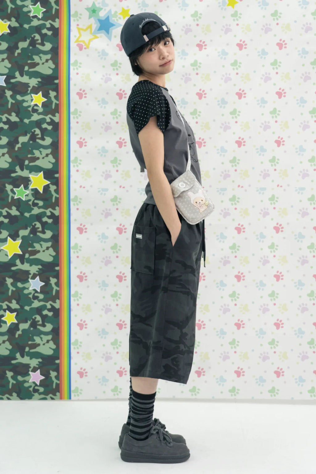 HUGYOURSKIN CAMO KORILAKKUMA BERMUDA PANTS (CHARCOAL)