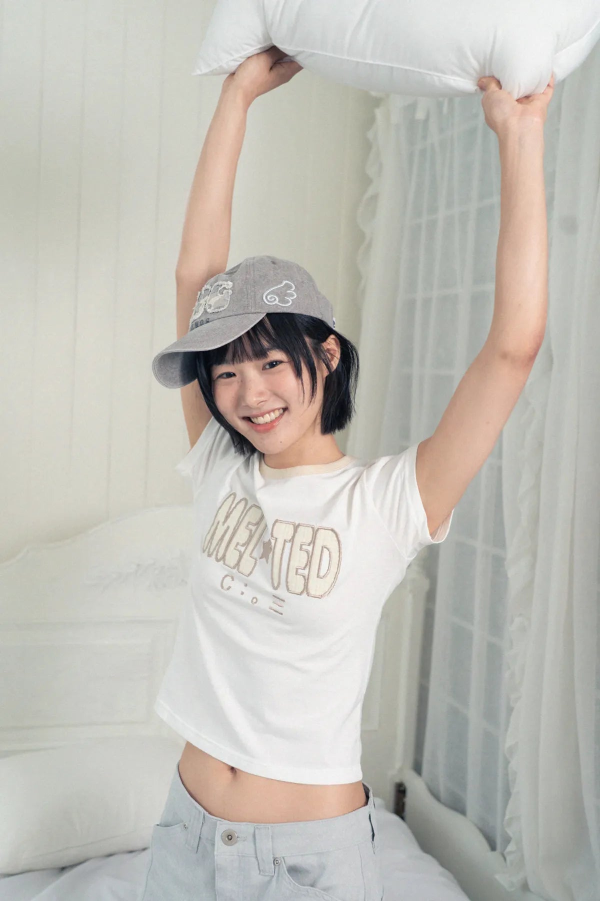 HUGYOURSKIN GLITTER MELTED TEE (WHITE)