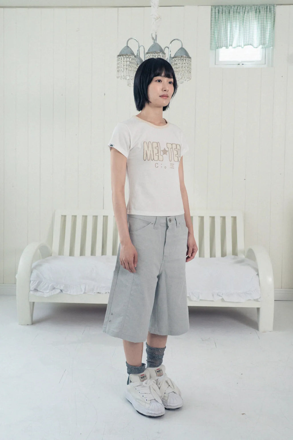 HUGYOURSKIN GLITTER MELTED TEE (WHITE)