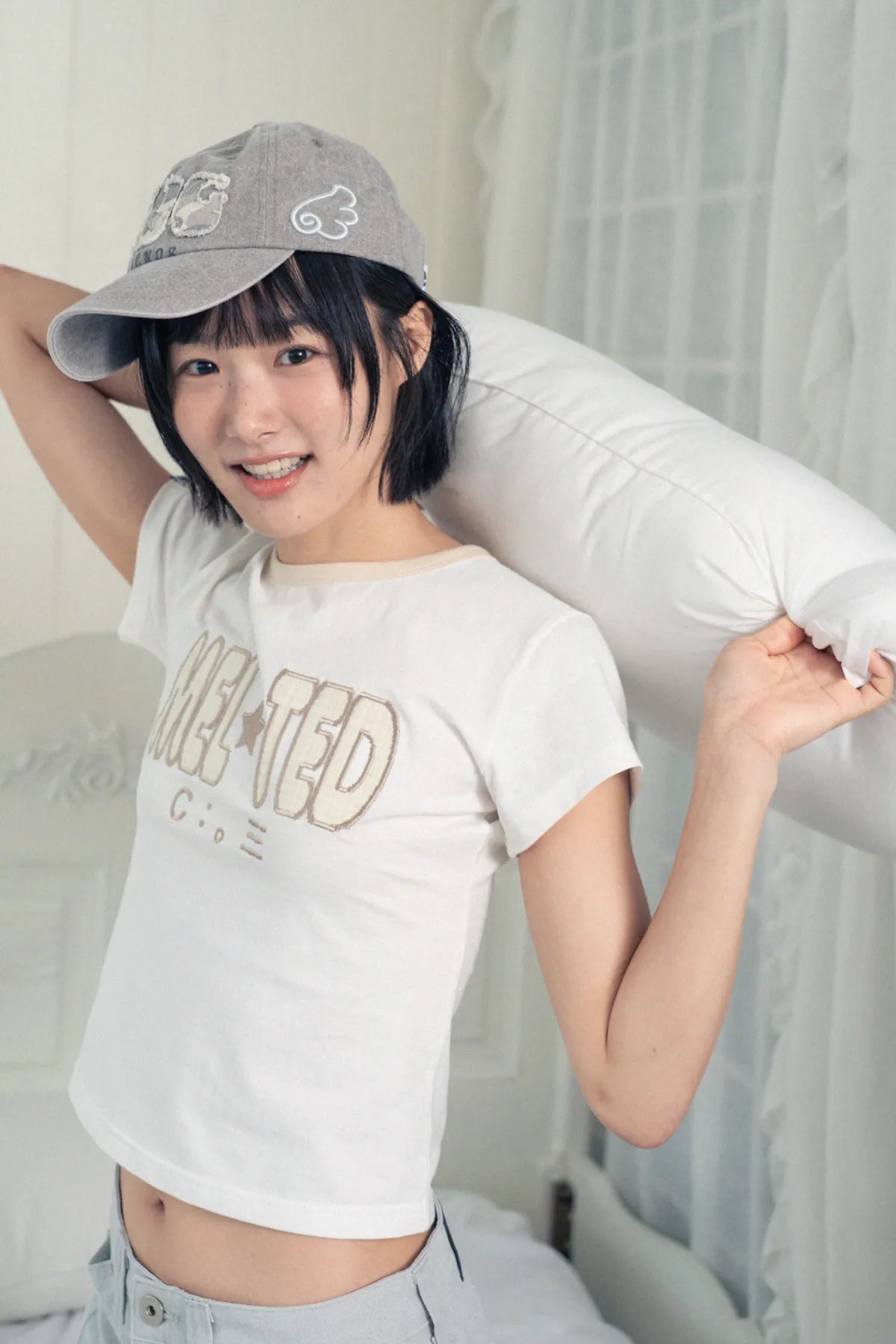 HUGYOURSKIN GLITTER MELTED TEE (WHITE)