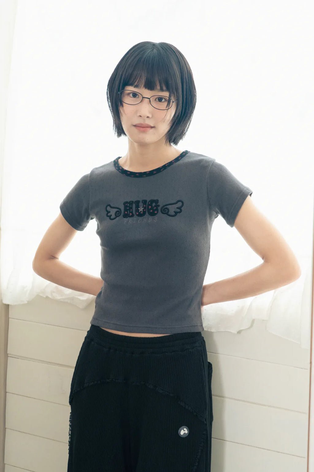 HUGYOURSKIN HUG FRIENDS TEE (CHARCOAL)