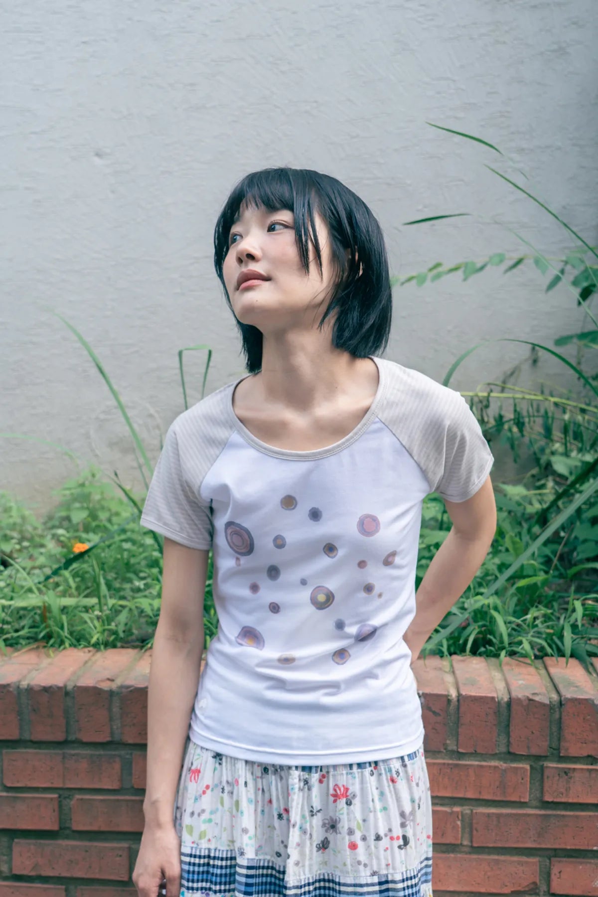 HUGYOURSKIN GOMPANG-EE RINGER TEE (BEIGE)