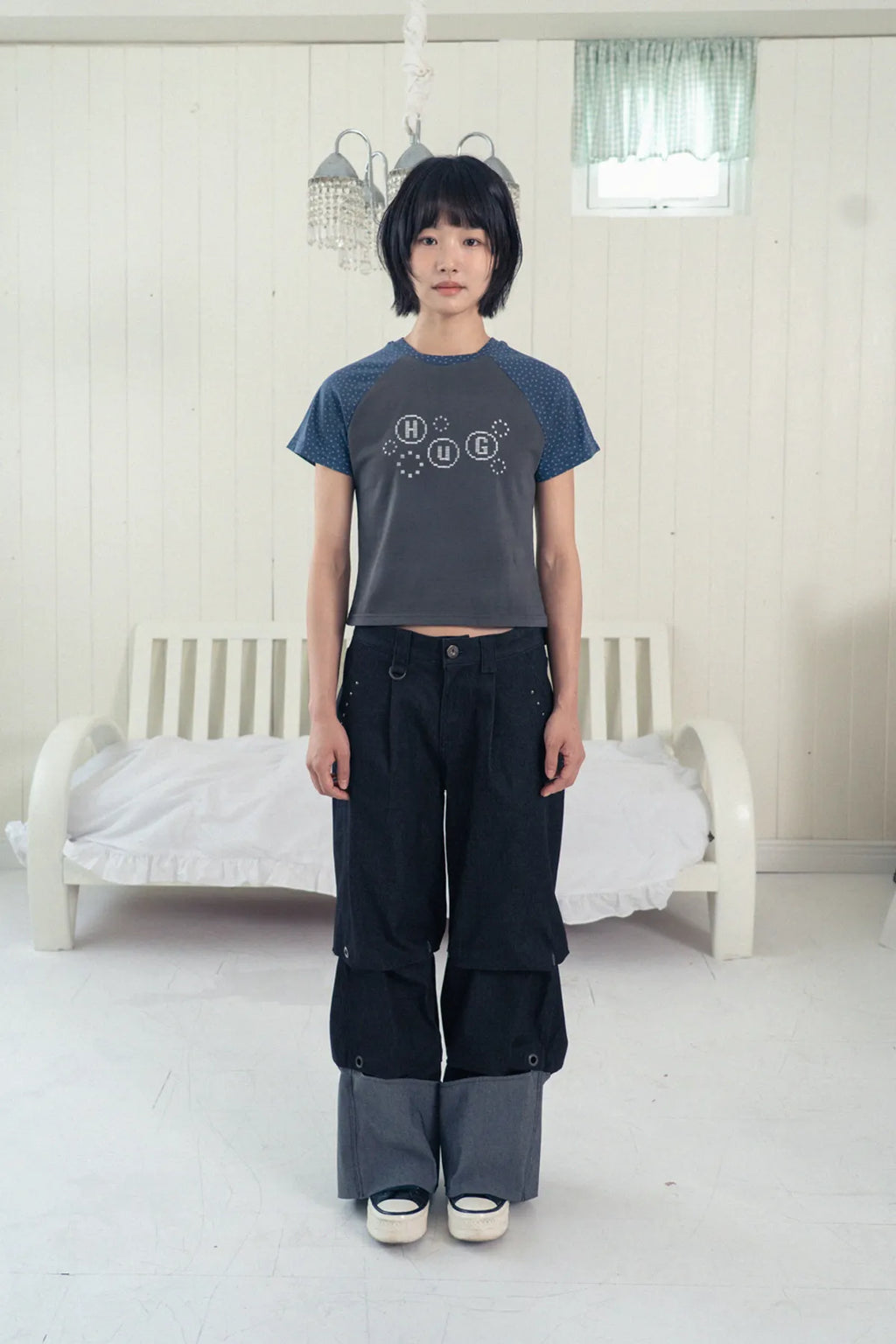 HUGYOURSKIN PIXEL RAGLAN TEE (CHARCOAL)