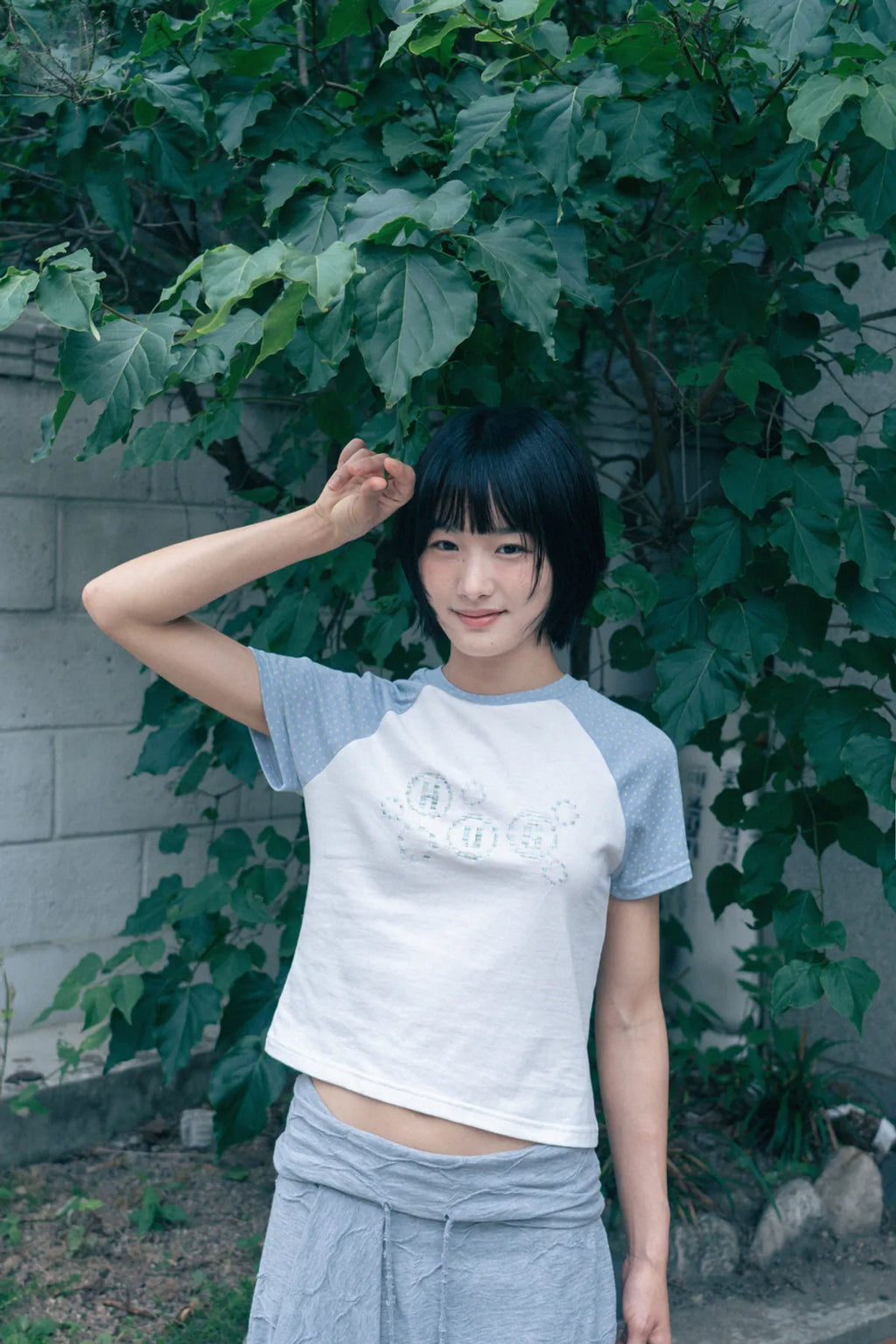 HUGYOURSKIN PIXEL RAGLAN TEE (WHITE)