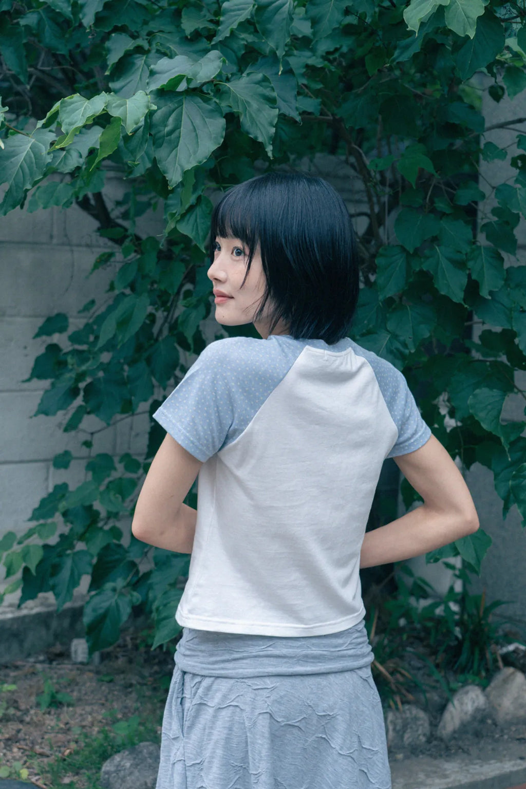 HUGYOURSKIN PIXEL RAGLAN TEE (WHITE)