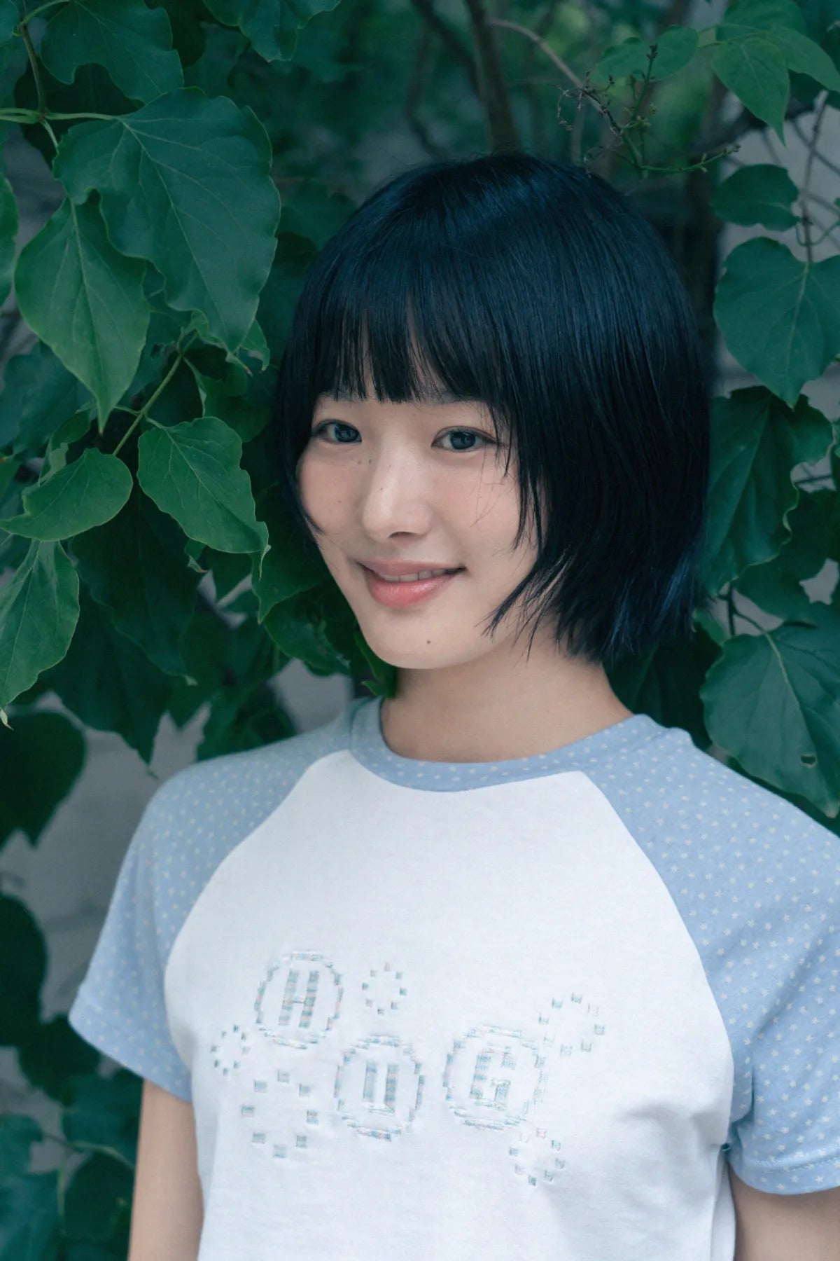 HUGYOURSKIN PIXEL RAGLAN TEE (WHITE)