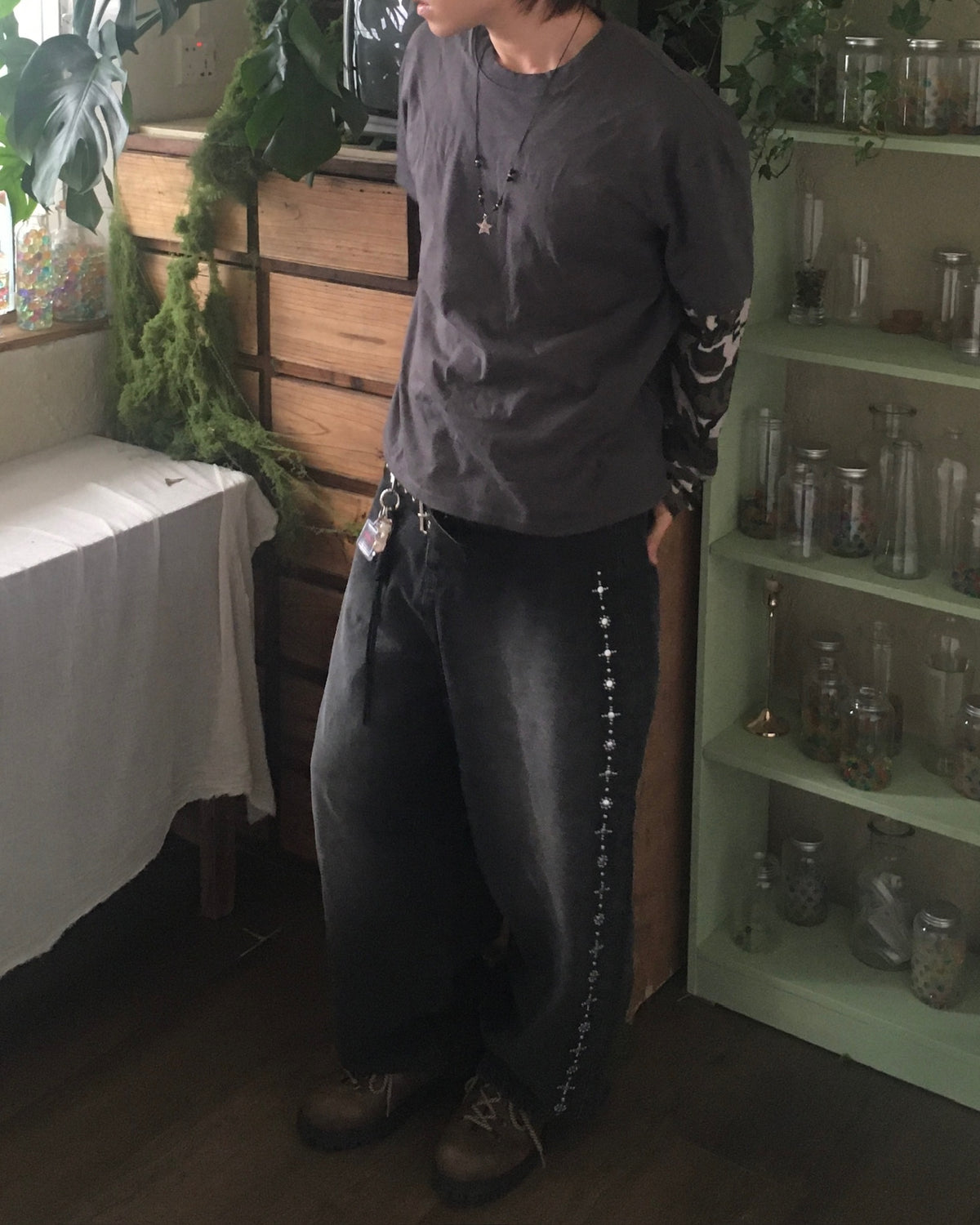 studded balloon jeans (black)