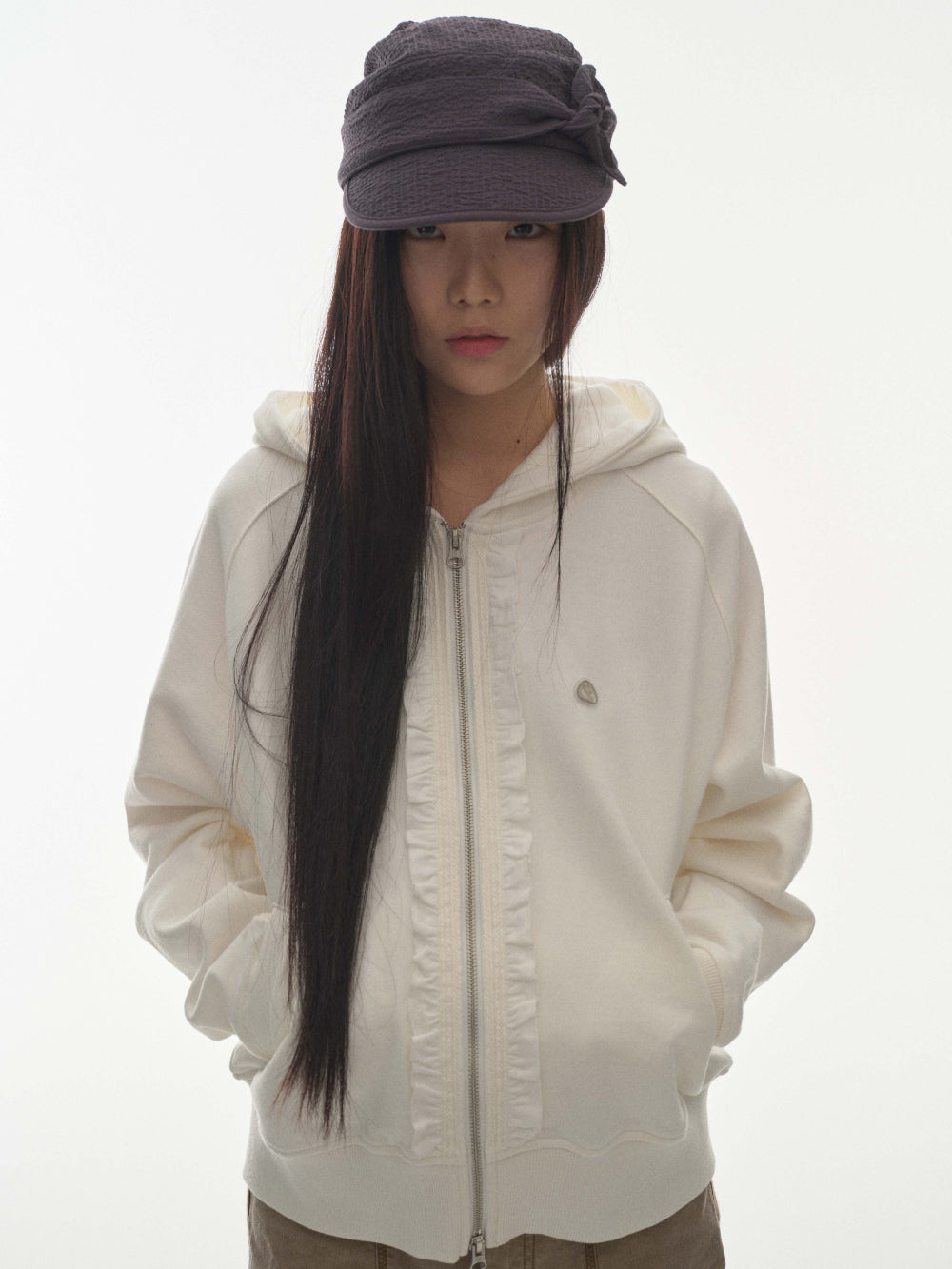 ✪【𝘱𝘳𝘦-𝘰𝘳𝘥𝘦𝘳】coyseio ruffle lace hood zip-up (white)
