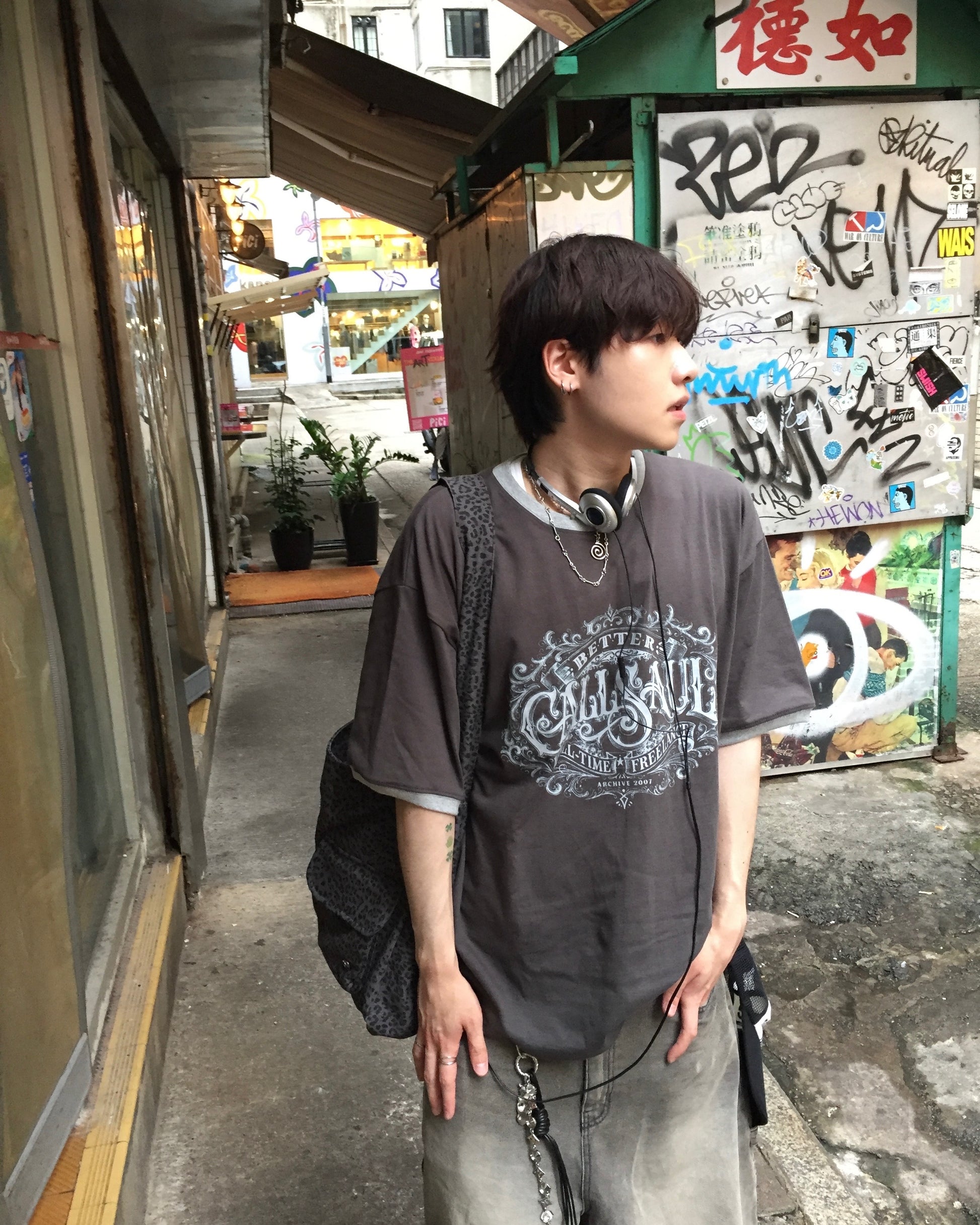 callsaul vintage ringer tee (charcoal)