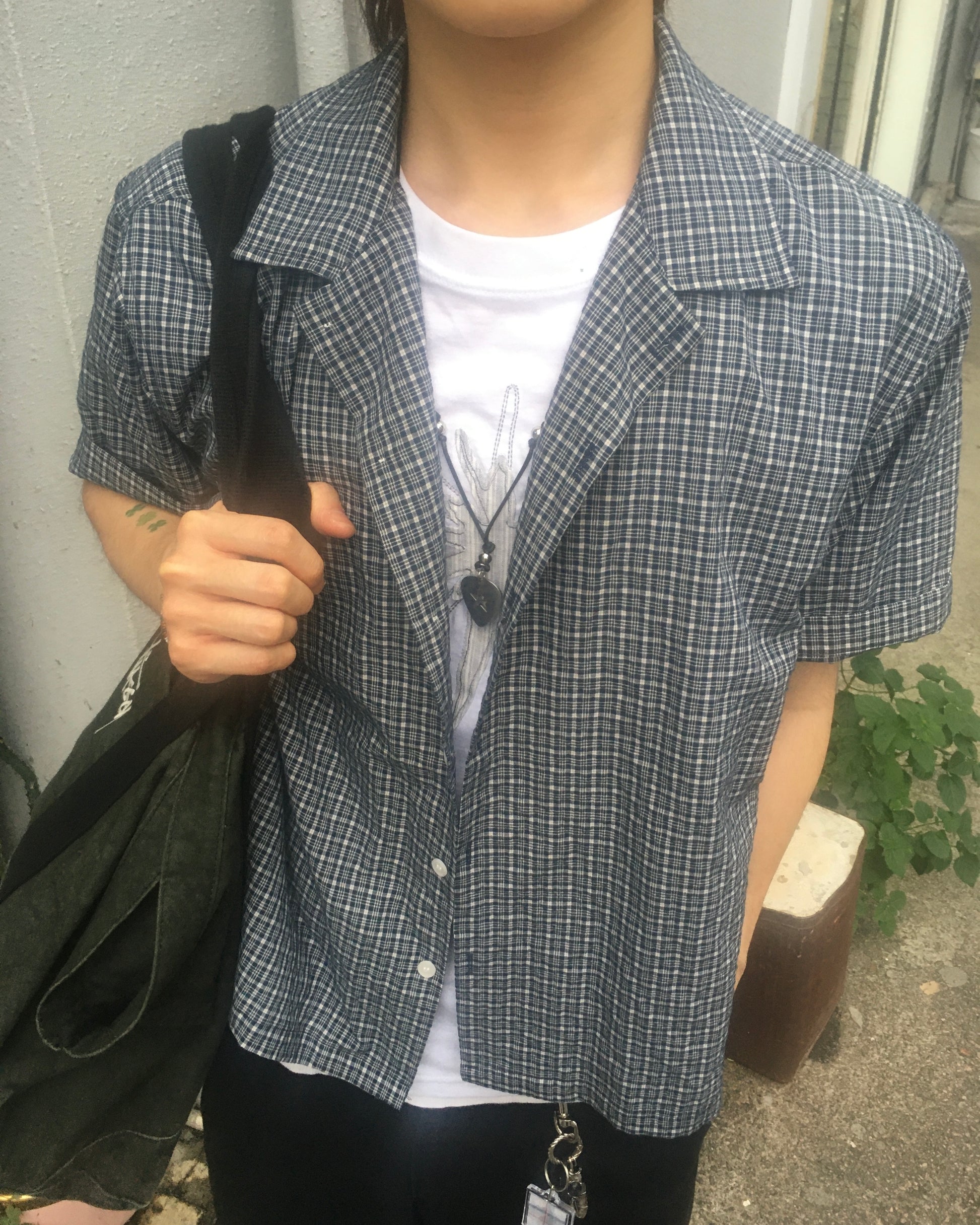 checked v-neck crop shirt (navy)