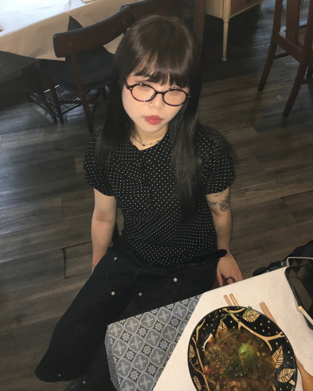 dot rounded puff tee (black)