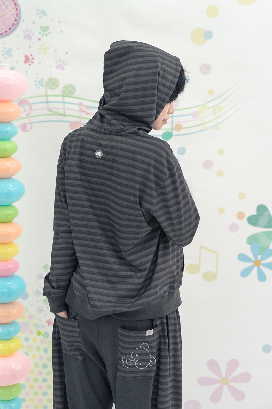 HUGYOURSKIN STRIPE KORILAKKUMA HOODIE ZIP-UP (CHARCOAL)