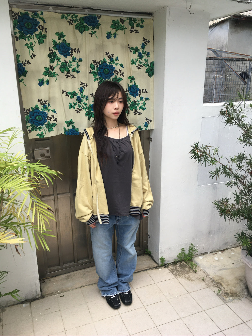 frayed hem flare jeans