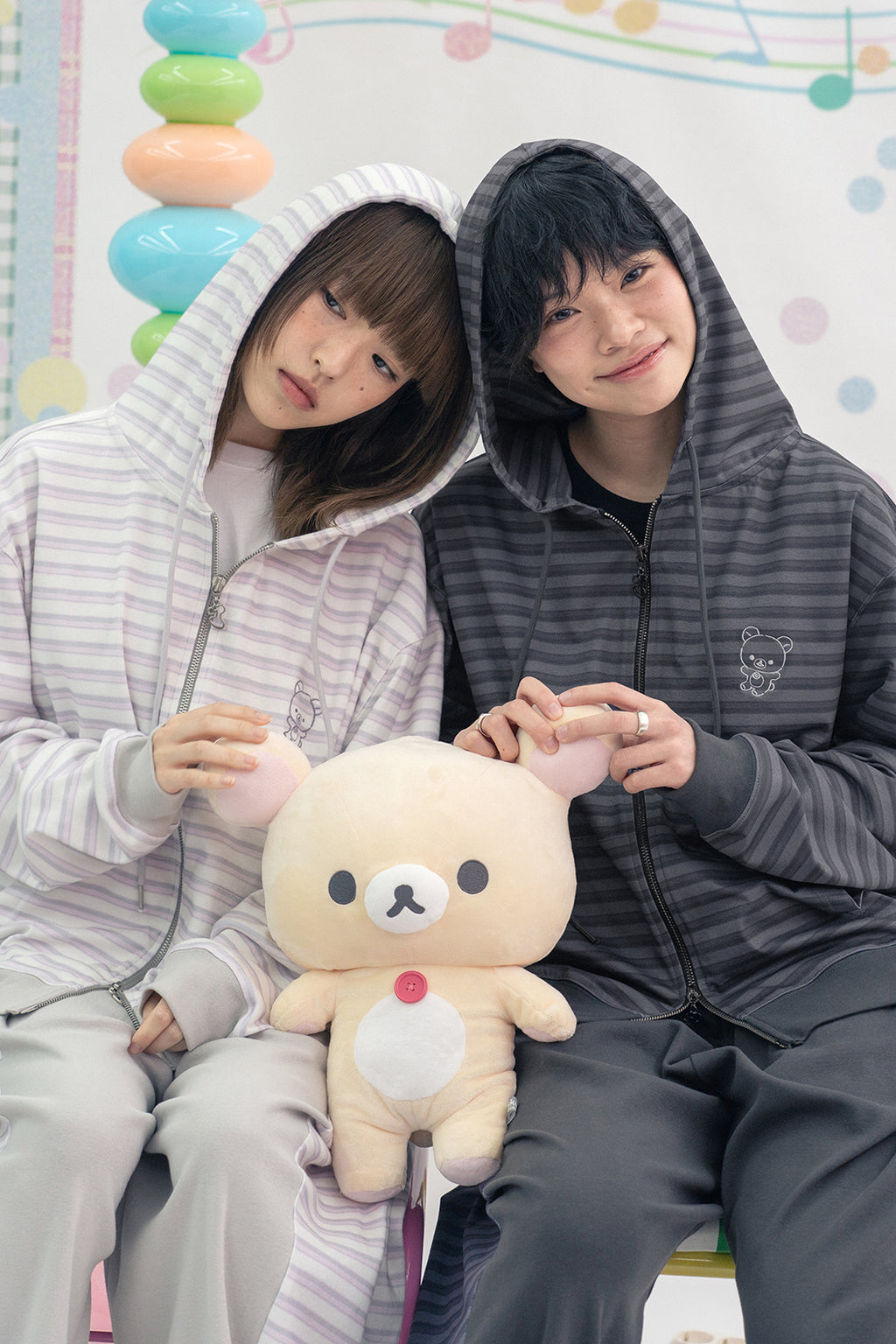 HUGYOURSKIN STRIPE KORILAKKUMA HOODIE ZIP-UP (CHARCOAL)
