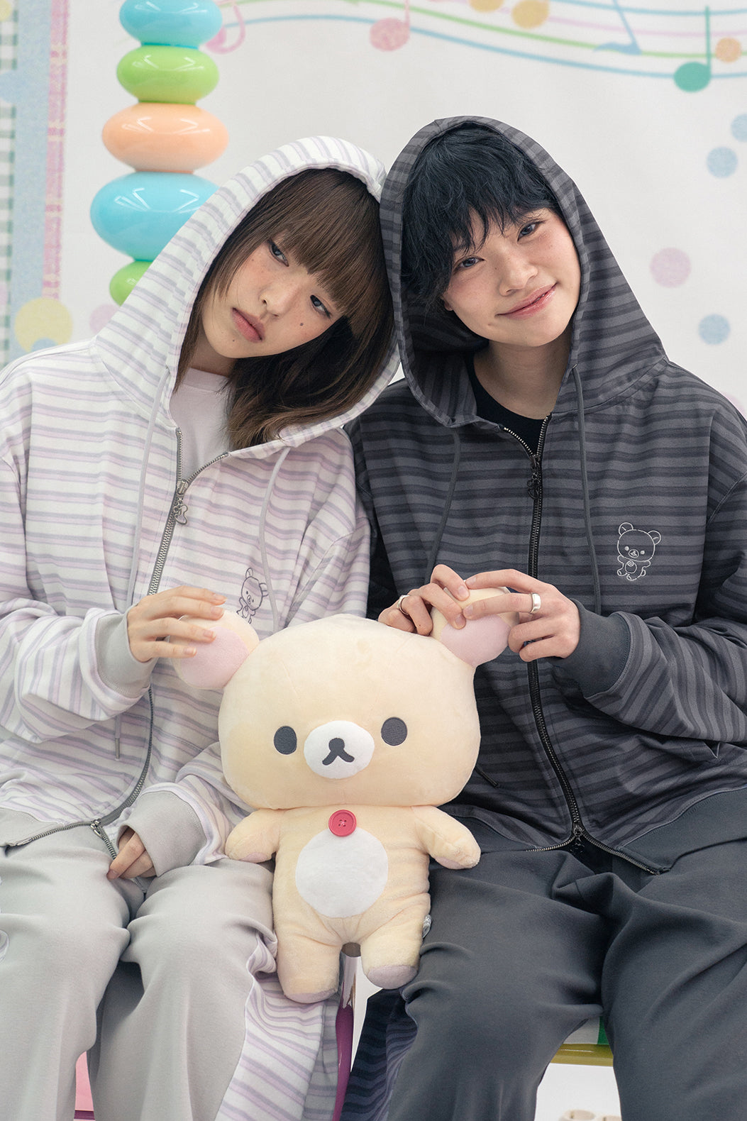 HUGYOURSKIN STRIPE KORILAKKUMA HOODIE ZIP-UP (CHARCOAL)