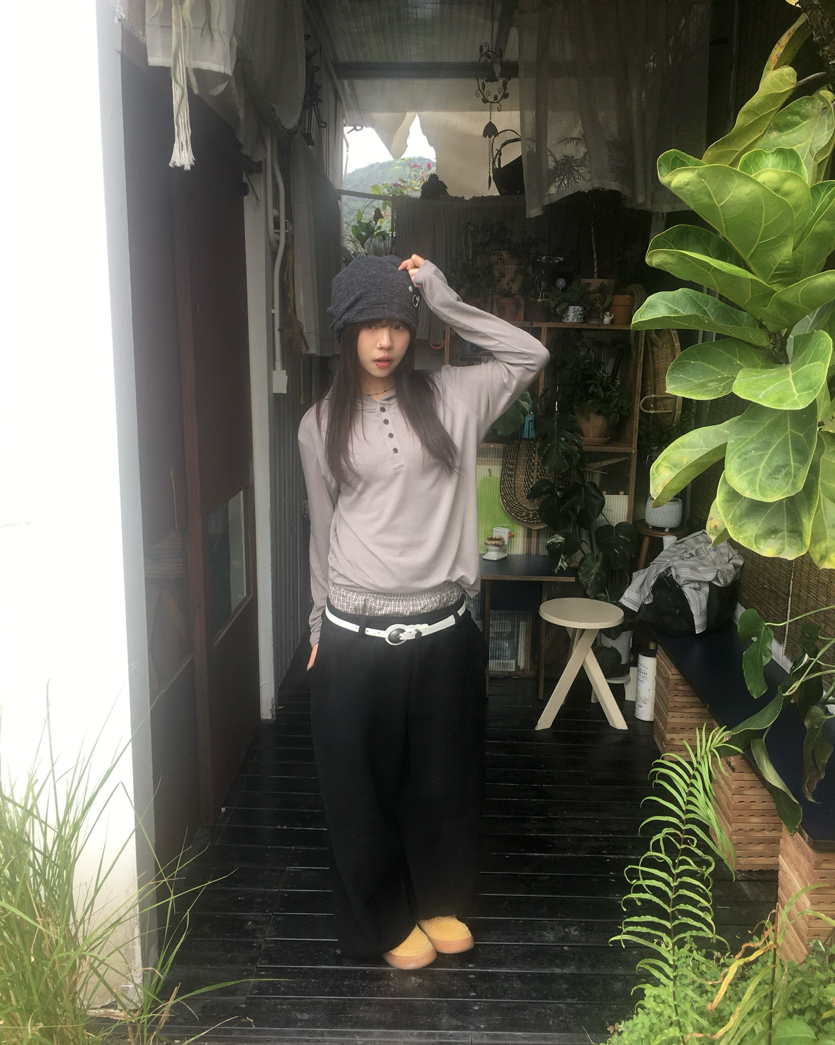 button beanie (charcoal)