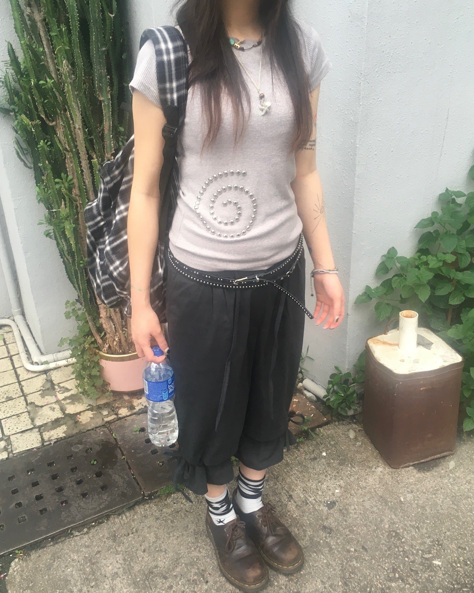 spiral studded tee (grey)