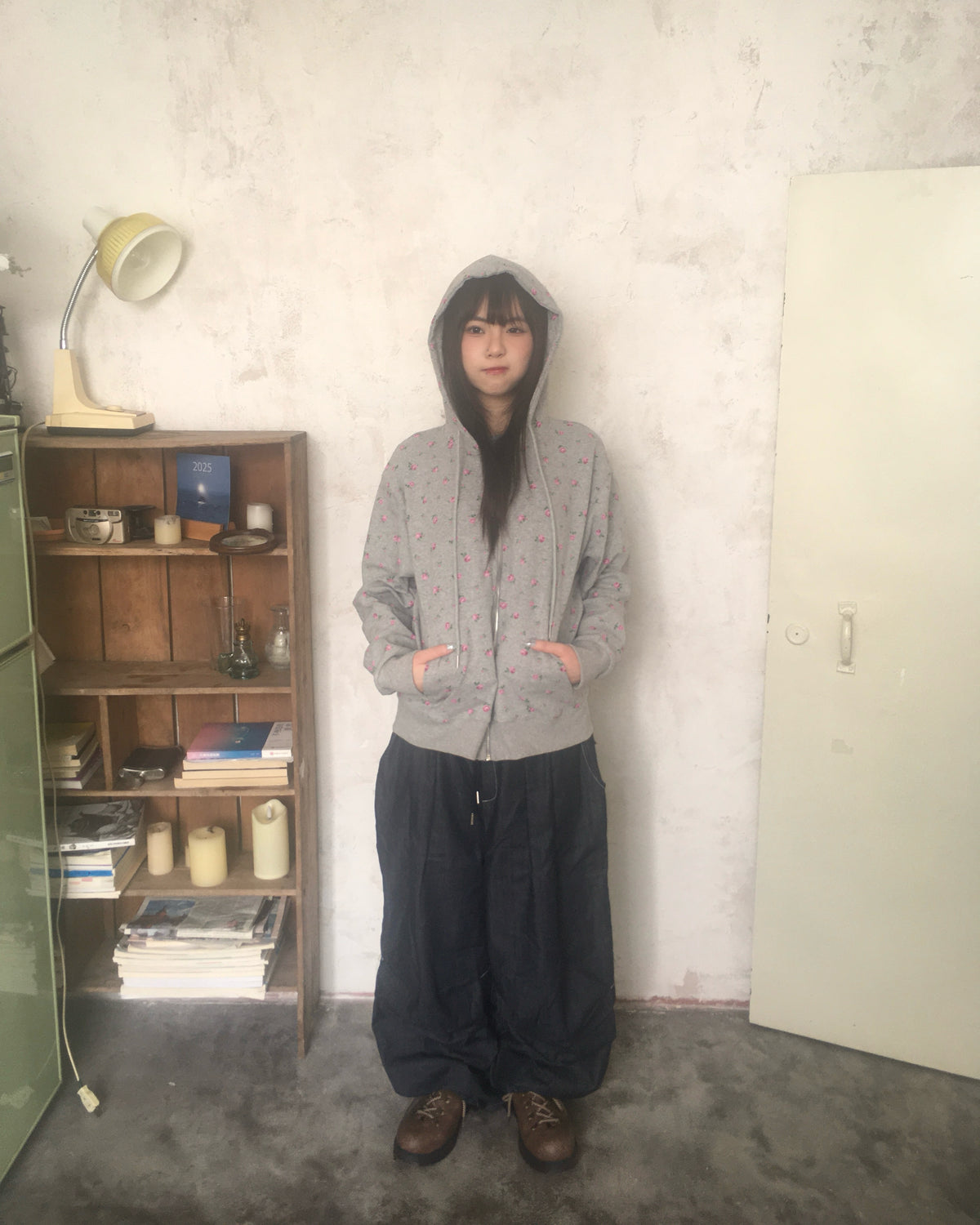 checked cinch back pants (navy)