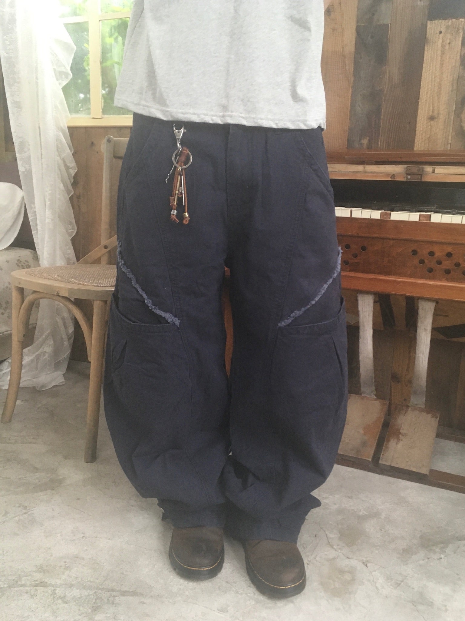 hem button cargo pants (navy)
