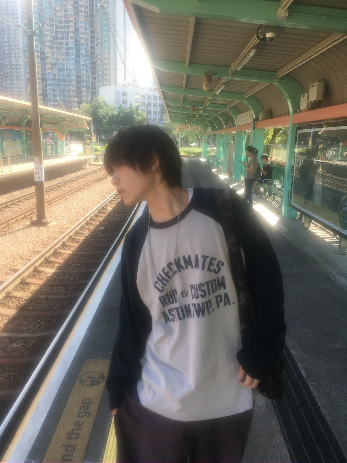 checkmates raglan tee (navy/grey) (men)