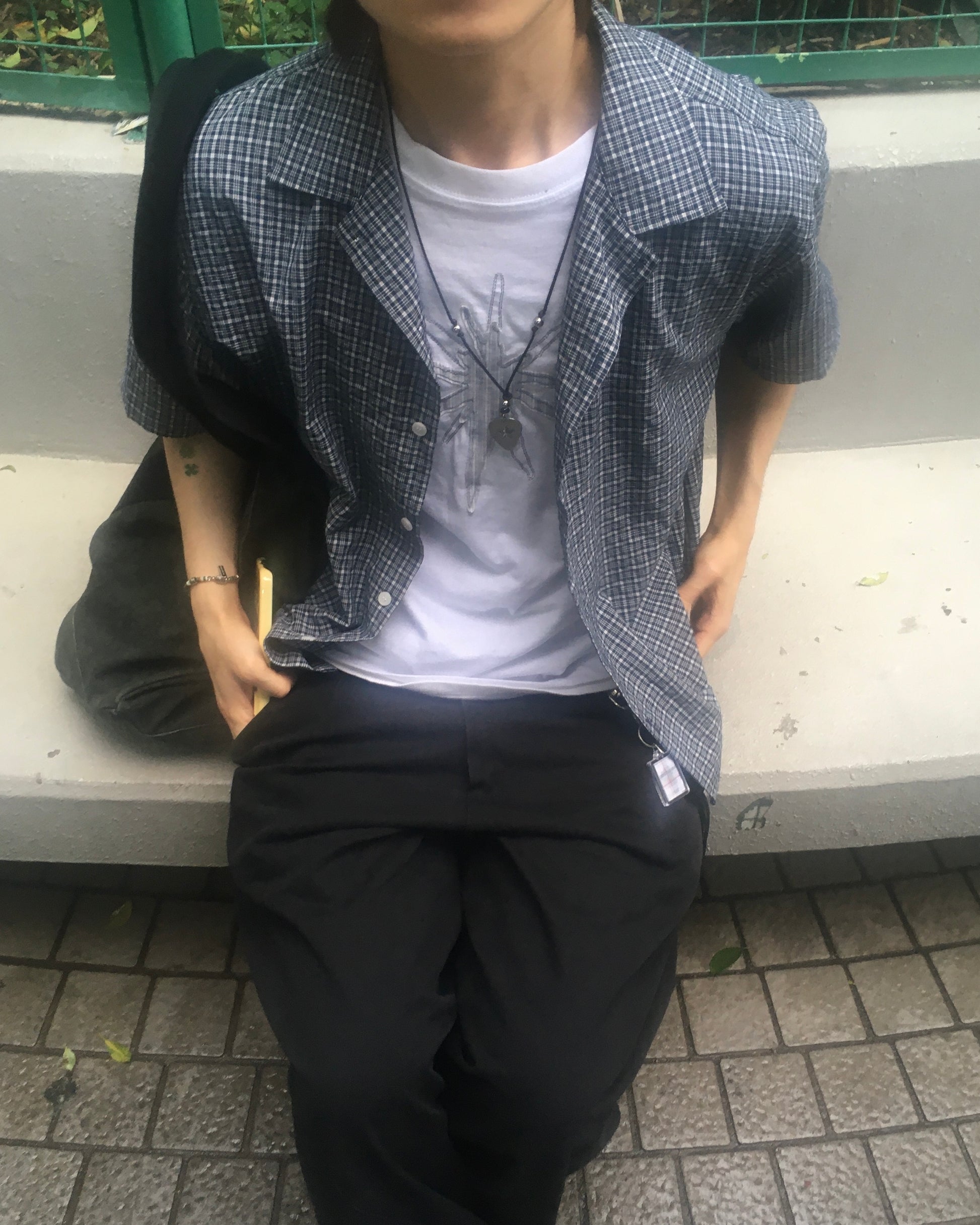checked v-neck crop shirt (navy)
