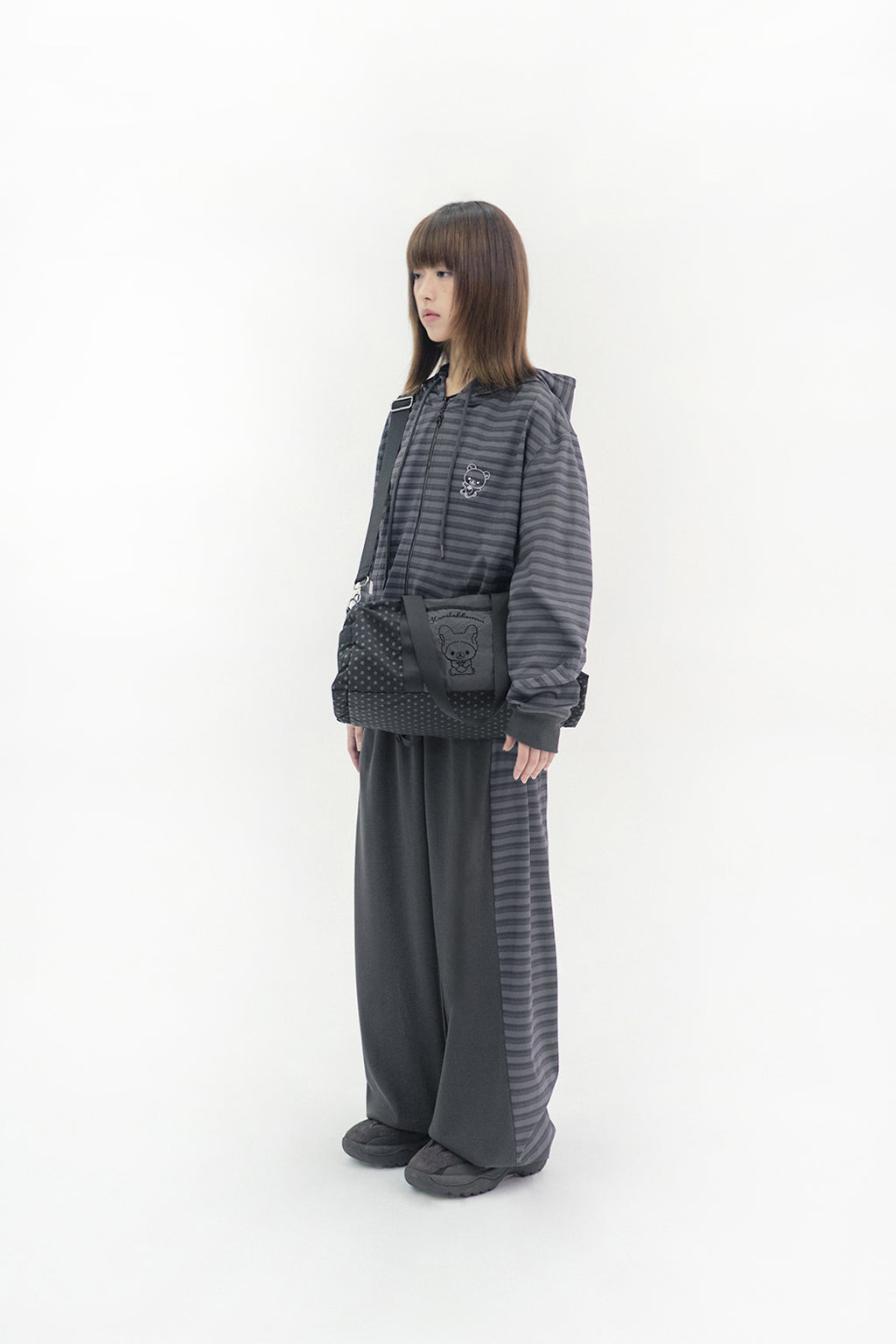 HUGYOURSKIN STRIPE KORILAKKUMA HOODIE ZIP-UP (CHARCOAL)