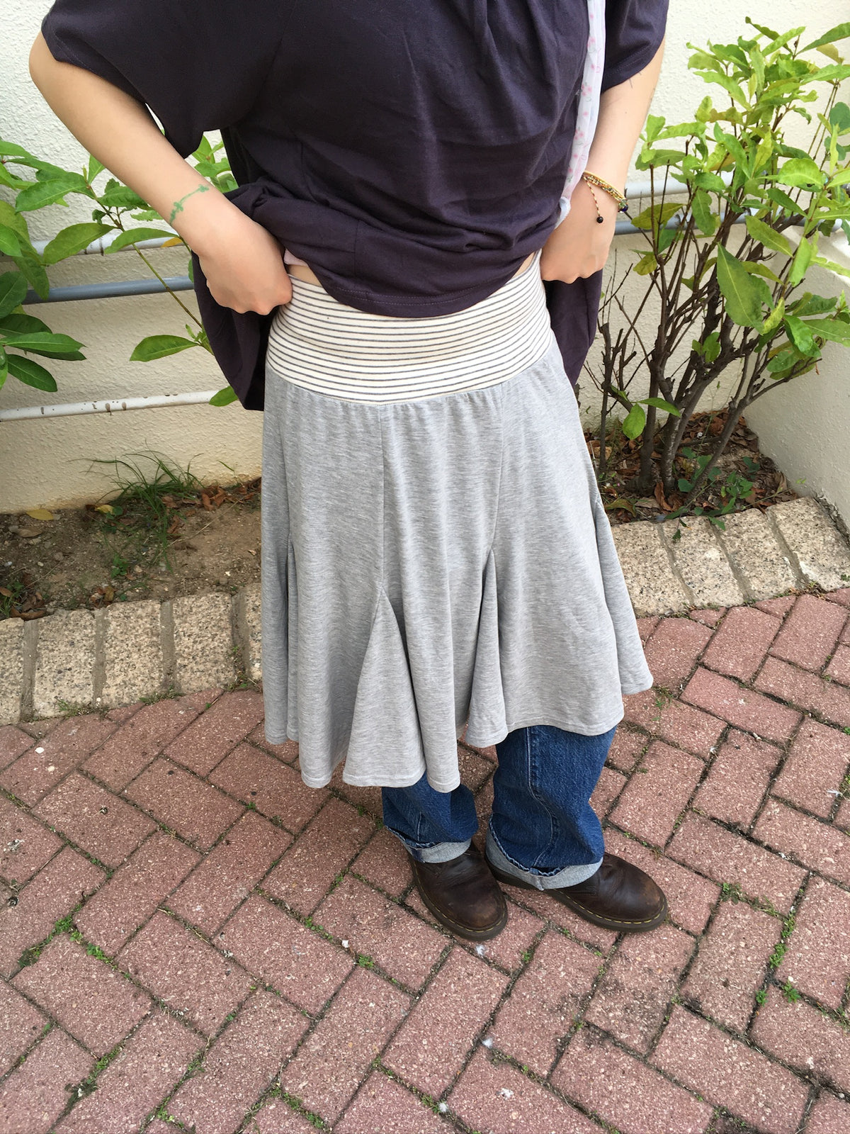 stripe waist flowy midi skirt (grey)