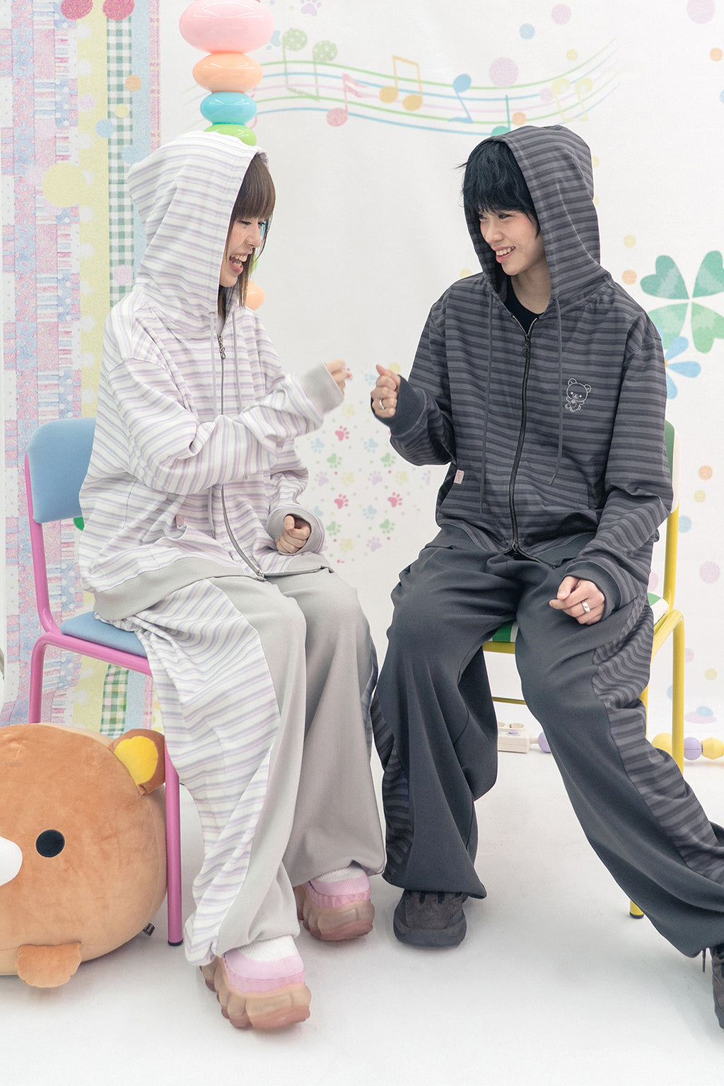 HUGYOURSKIN STRIPE KORILAKKUMA HOODIE ZIP-UP (CHARCOAL)