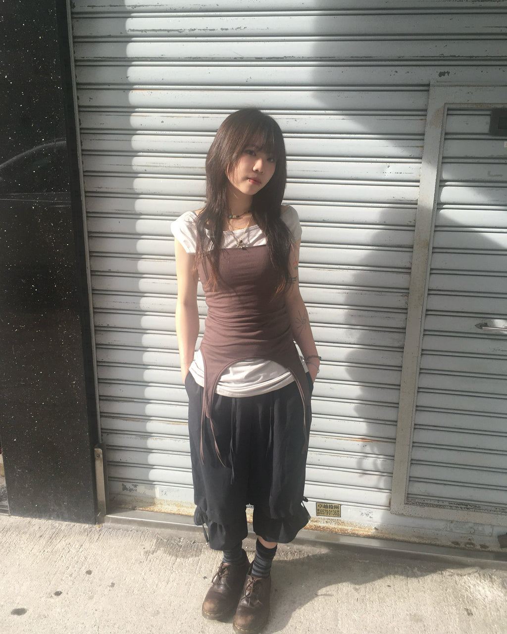 two-piece layered tee (brown/light grey)