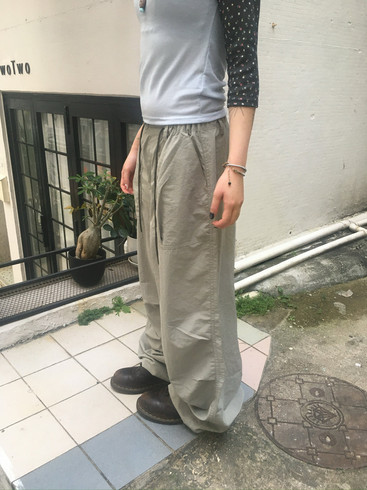 fatigue nylon pants (light khaki)