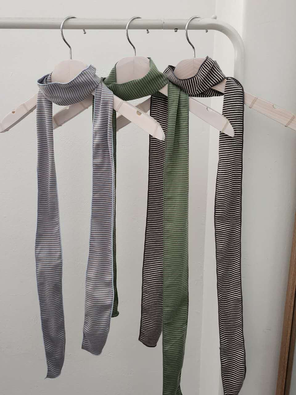 stripe tie scarf (sky blue)