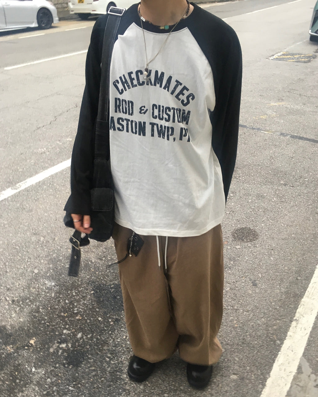 checkmates raglan tee (black/white)