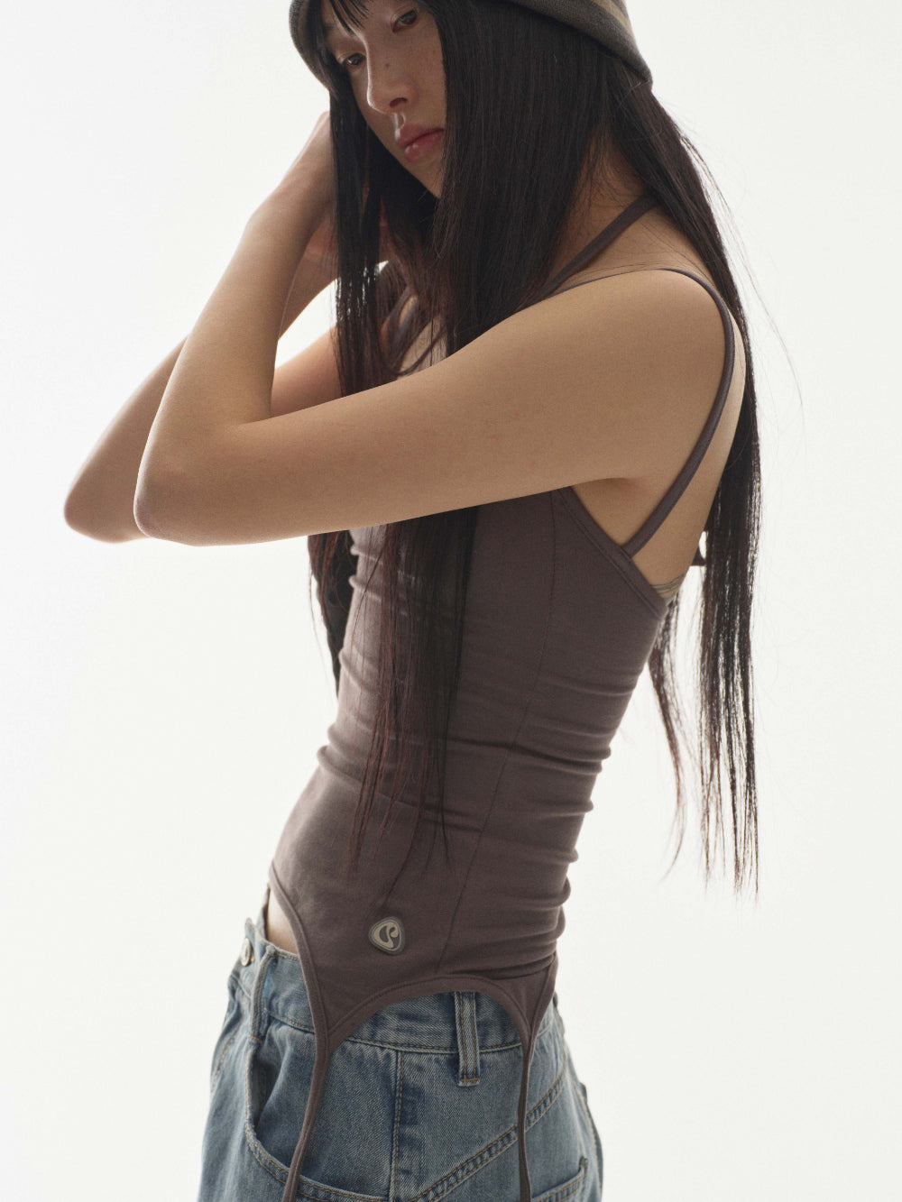 ✪【𝘱𝘳𝘦-𝘰𝘳𝘥𝘦𝘳】coyseio halter strap sleeveless (charcoal)