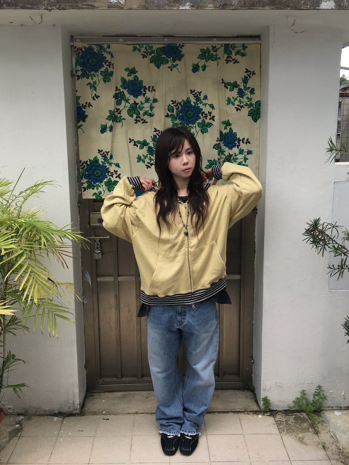 frayed hem flare jeans