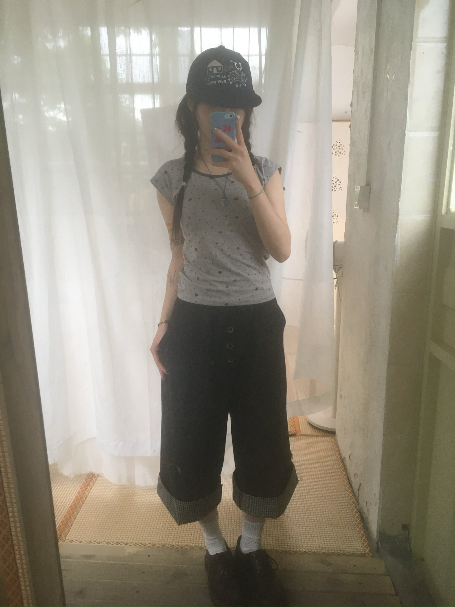 check roll-up pants