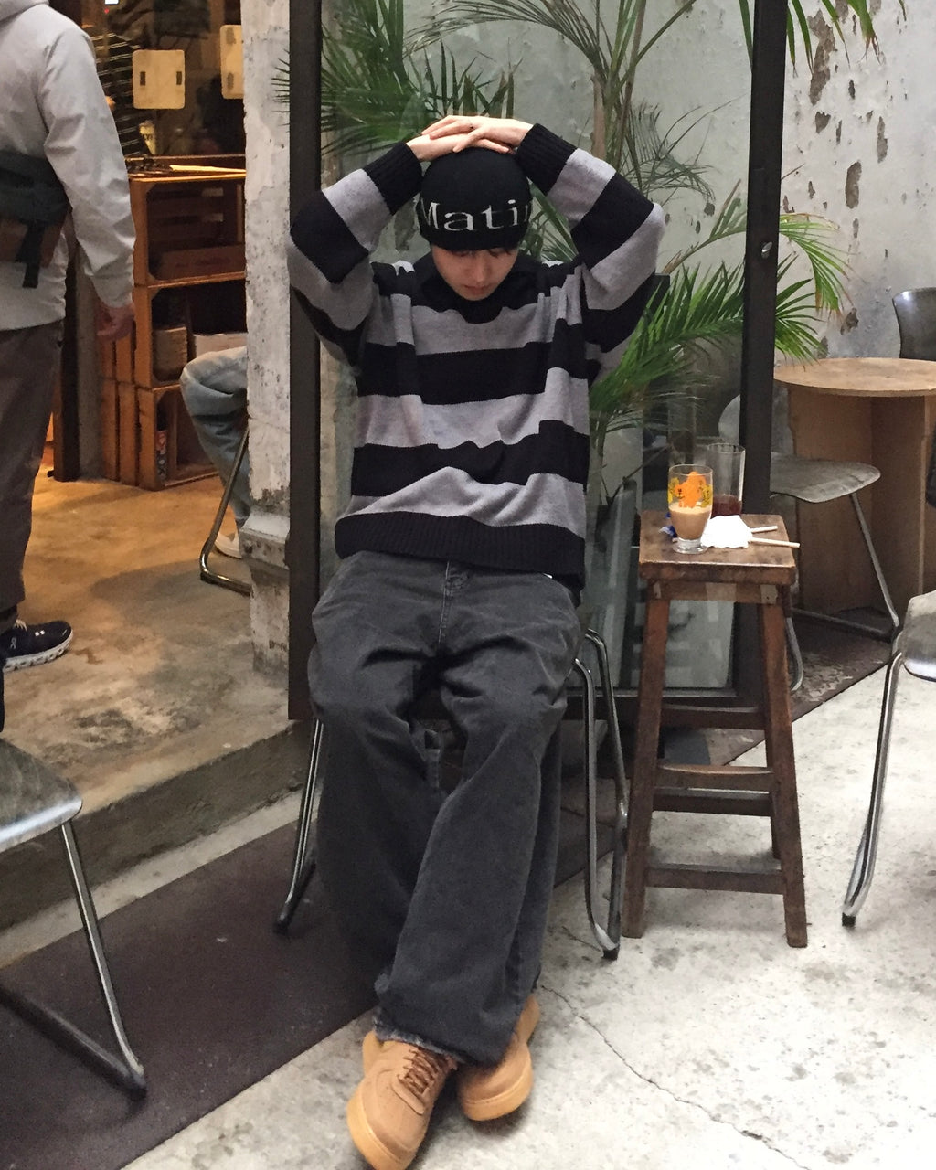 V neck stripe knit polo