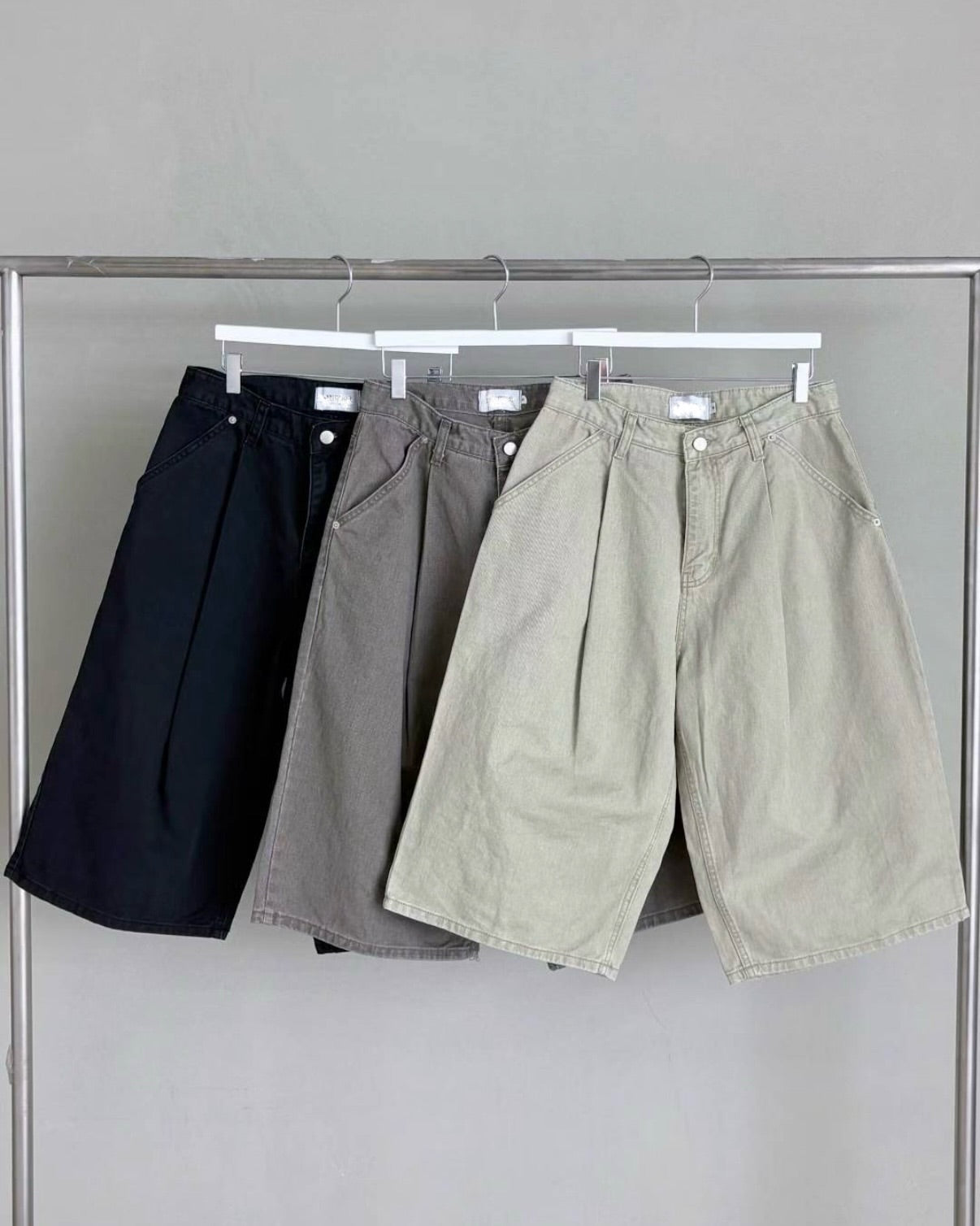 pin tuck bermuda pants (brown)
