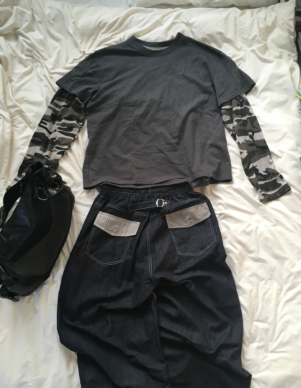camo crop layered tee (charcoal)
