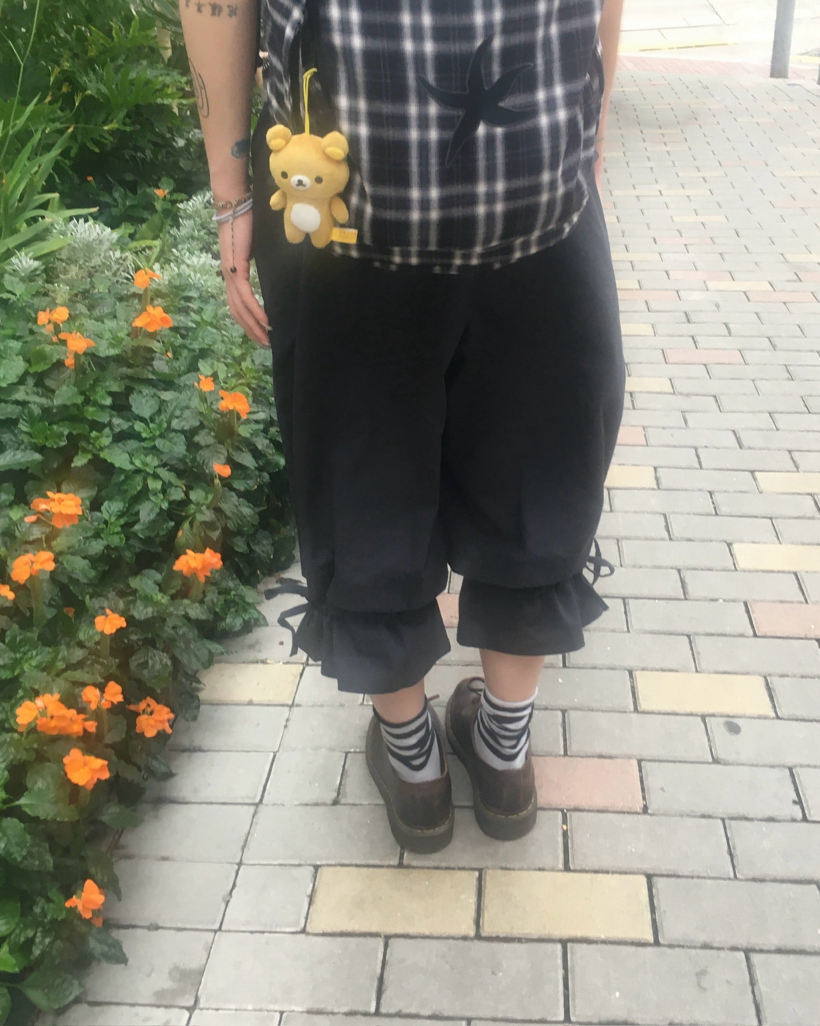 ruffle banding half pants (black)