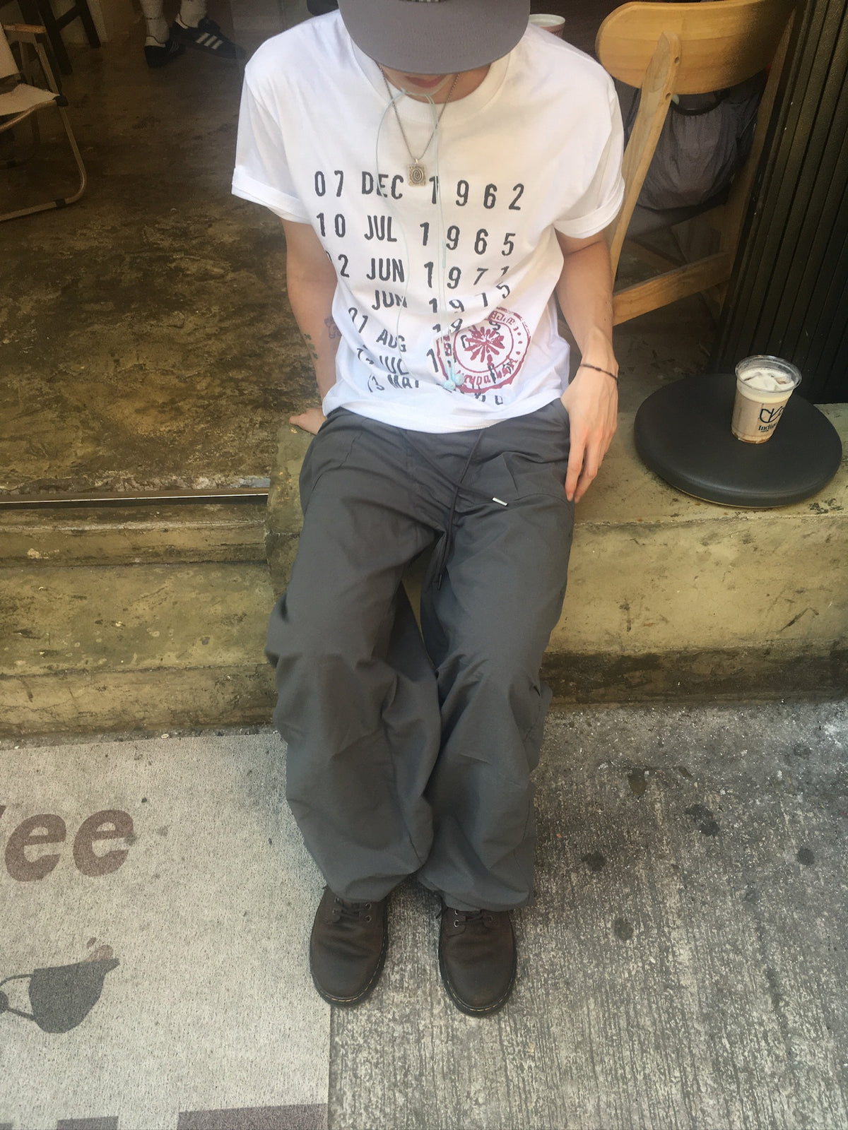 calender print tee (white)
