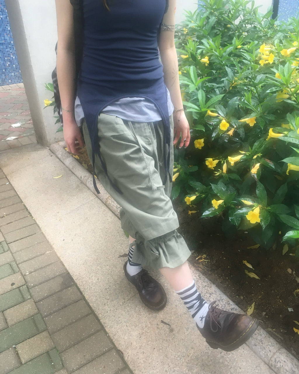 ruffle banding half pants (khaki)